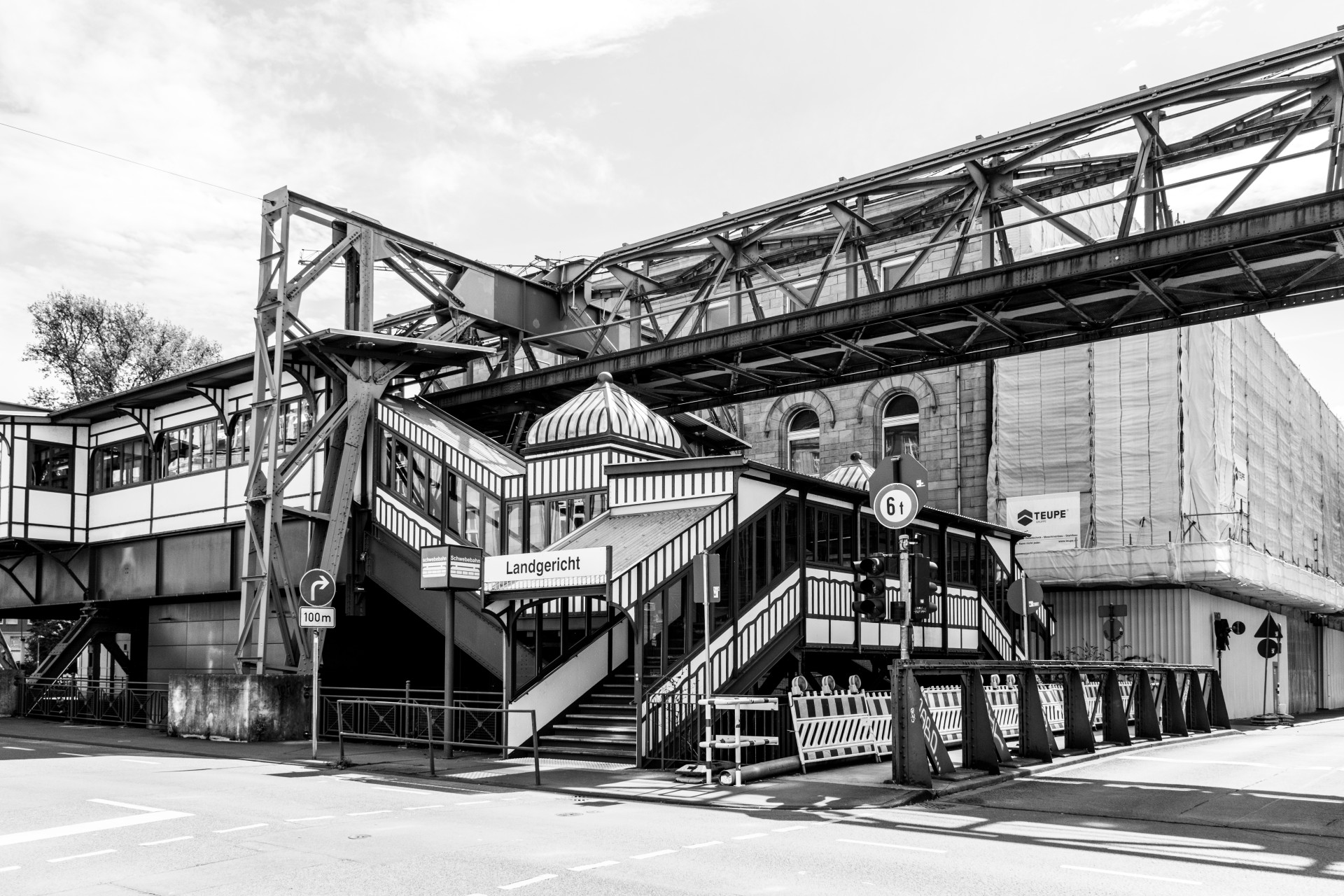 Wuppertal Schwebebahn Landgericht Station