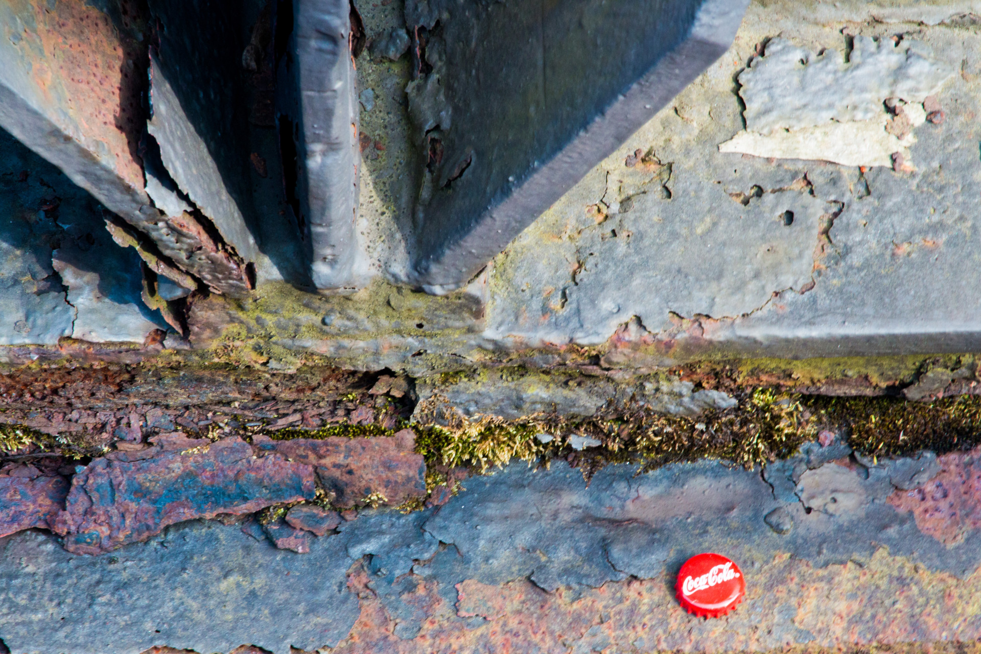 Rusty Geometry and Red Cap